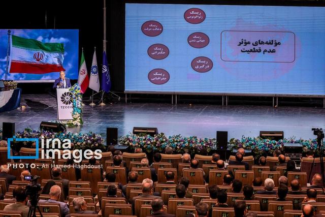 تاکید بر اصلاح سیاست‌های ارزی و بازنگری در شیوه های تامین مالی در همایش صادرات غیرنفتی