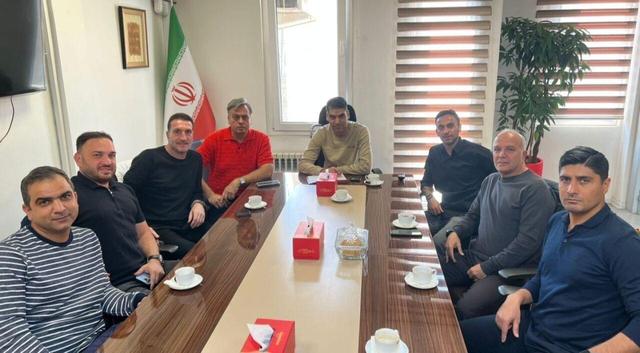 جلسه ادامه‌دار مدیر آکادمی پرسپولیس با مدیرعامل؛ اولتیماتوم حدادی به شاهرودی