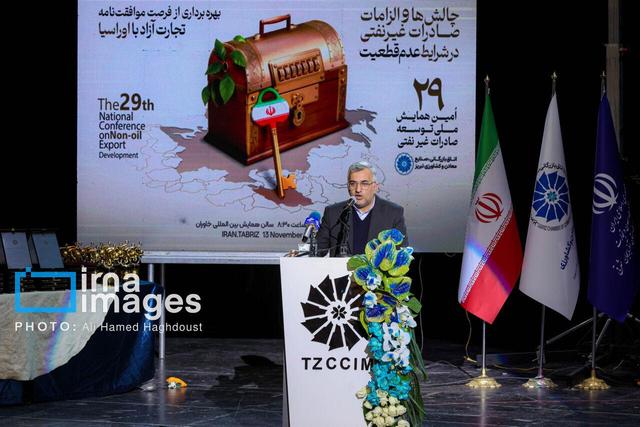 معاون وزیر خارجه: موفقیت در دیپلماسی اقتصادی از استان‌ها آغاز می‌شود