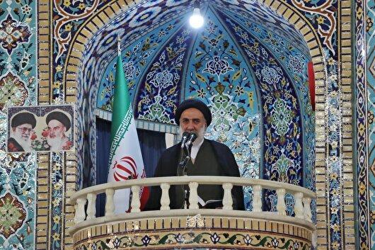 گلایه امام جمعه شهرکرد از شهرداری / مگر فضاسازی کار شهرداری نیست؟