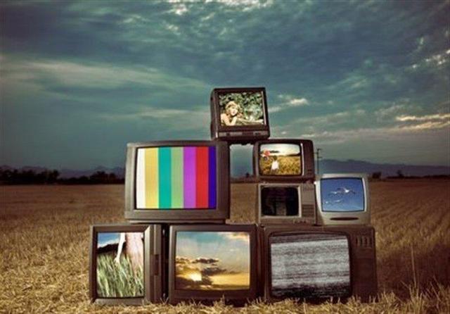 پخش یک تبلیغ پرسش‌برانگیز از تلویزیون