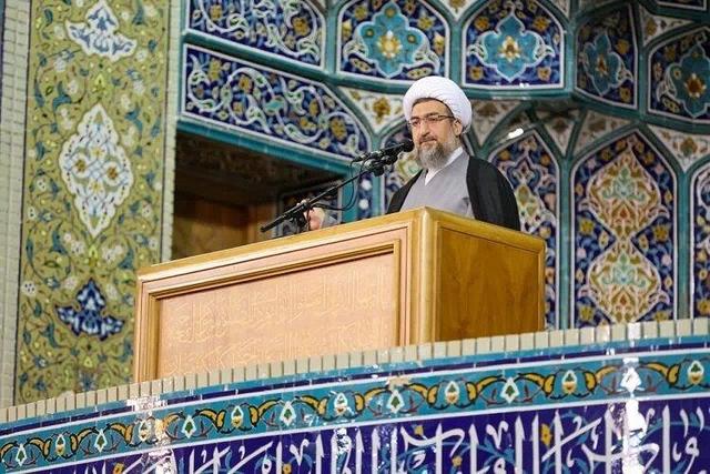 امام جمعه تبریز: آمریکا در خیال باطل خود تلاش دارد ایران را به انزوا بکشاند