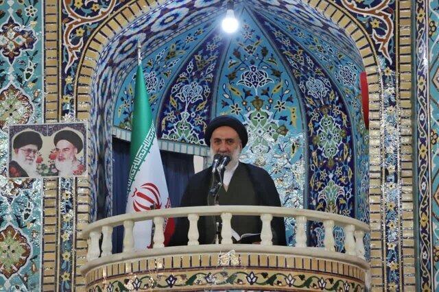امام جمعه شهرکرد: مجلس بر سیاست‌های قیمت‌گذاری کالا تجدیدنظر کند