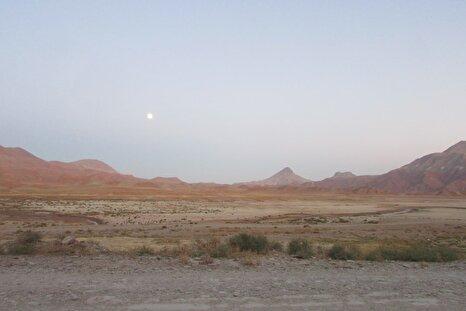 کاهش شدید آب در سد نهند؛ ویلاسازی‌های گسترده در پس‌کوه زیر سایه نبود نظارت