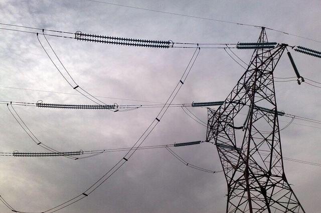 جابجایی دکلهای مرگ در روستای صالح‌آباد شرقی شهر ری