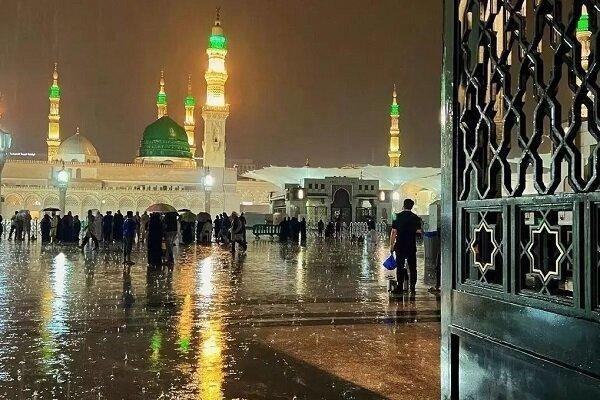 ببینید | مدینه منوره بارانی شد