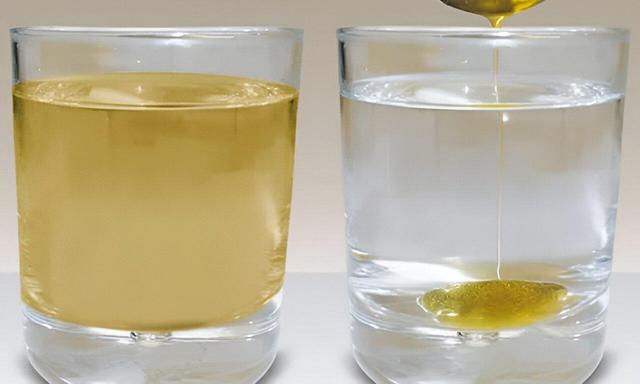 تست عسل طبیعی با آب سرد + ویدئو | ساده‌ترین روش خانگی برای تشخیص عسل طبیعی