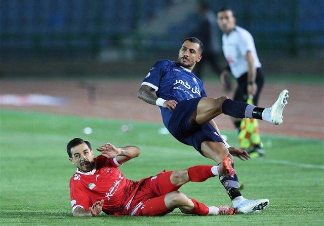 بازیکن مغضوب هواداران پرسپولیس: به جان بچه ام فشار زیاد است | نگفتم بهترین هافبک ایرانم، اما من پسر پرسپولیس هستم