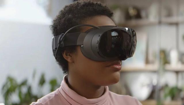 این هدست با ردیابی چشم عمل می‌کند | تجربه‌ای سریع‌تر و باکیفیت‌تر از بازی‌های رایانه‌ای