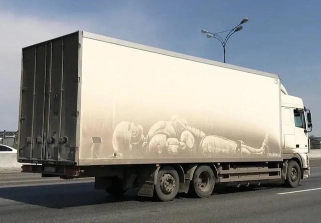 نقاشی های شگفت انگیز روی بوم‌های متحرک! | ببینید