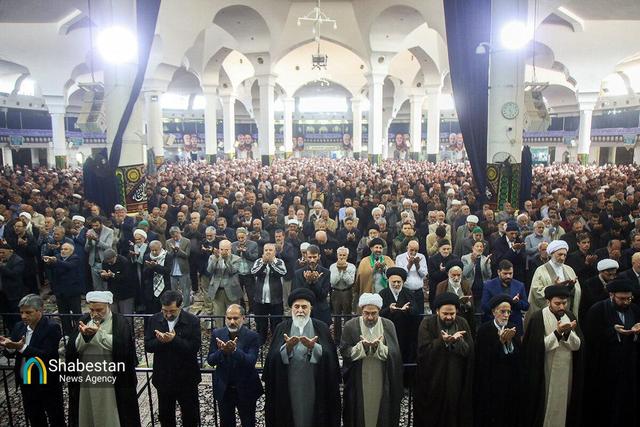 حضور پرشور مردم متدین قم در نماز طلب باران