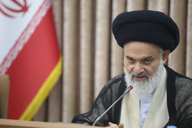 امام جمعه قم: القای عبور از حجاب پس از ۴۶ سال انقلاب پذیرفتنی نیست