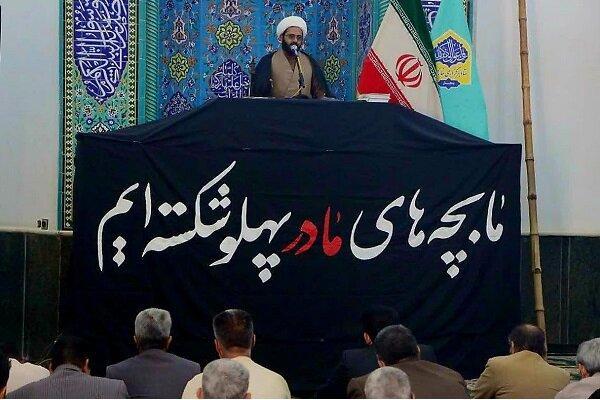 امام جمعه بنجار: شبکه های اجتماعی عامل کاهش سرانه مطالعه ایرانیان است