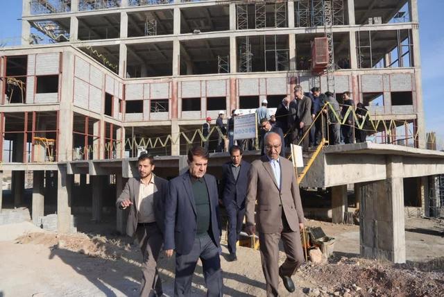 بیمارستان ۵۵۰ تختخوابی را دریابید / رامین پی بردی