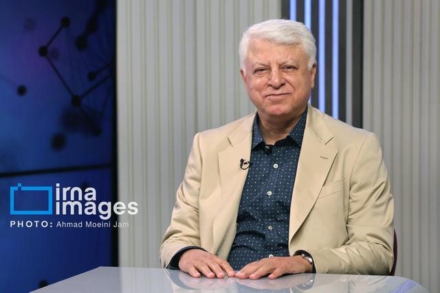 الیاس حضرتی با استعفای «فیاض زاهد» عضو حقیقی شورای اطلاع‌رسانی دولت موافقت کرد