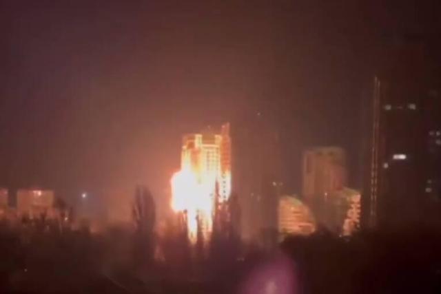 فیلم/ حمله شدید موشکی و پهپادی روسیه به کی‌یف