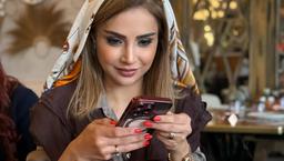 تولد ۴۸ سالگی «شبنم قلیخانی» در محل کارش در دبی؛ بازیگر با بلیزر آبی درخشید (عکس)