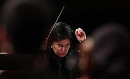 چه زیبا ! ارکستر سمفونیک تهران به رهبری پانیذ فریوسفی