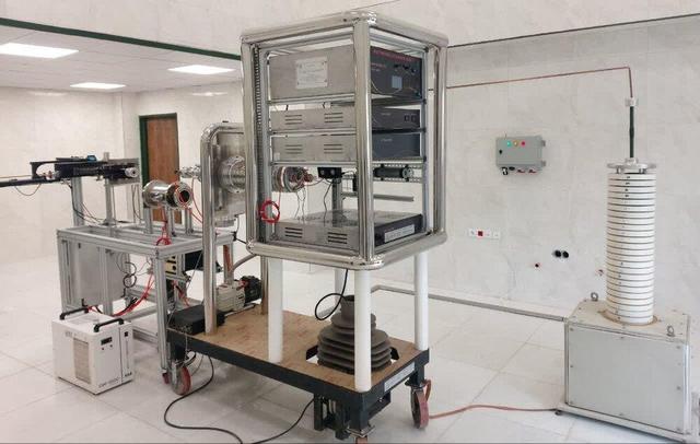 شتابگر الکترونی دانشگاه یزد با حضور معاون انرژی اتمی رونمایی شد