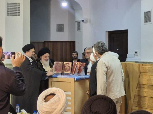 کتاب هفت جلدی «مفتاح الهدایه فی شرح تحریر الوسیله» در قم رونمایی شد