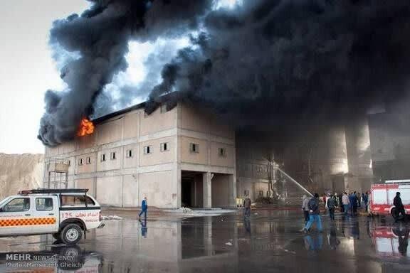 حریق کارخانه برفاب در شهرکرد؛ زنگ خطر غفلت از ایمنی صنعتی