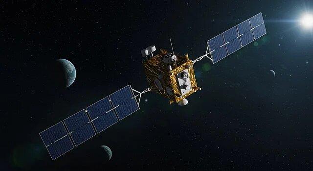 این ورقه‌های مسطح در فضا تغییر شکل می‌دهند و تبدیل به ماهواره می‌شوند