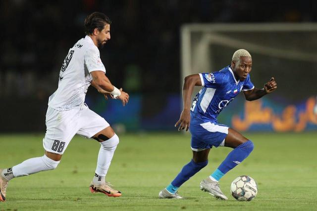 ستاره استقلال همچنان دور از میادین