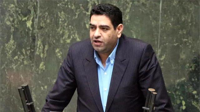 انتقاد تند یک نماینده مجلس : آب شرب را با سختی به روستا می‌بریم اما صرف آبیاری باغچه می‌شود