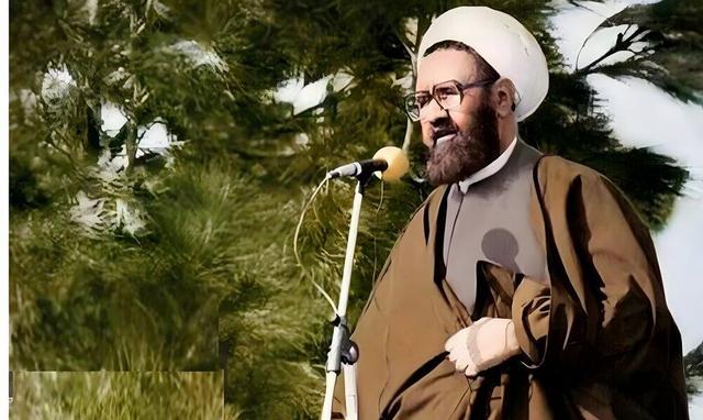 شهید مطهری؛ روحانیِ منبریِ ممنوعالمنبر و معمار فکری انقلاب/ پاسخ مستند به ادعاهای «غیرانقلابی بودن» و «نبودنِ جایگاه منبر» در شخصیت استاد