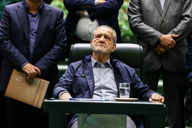 پزشکیان با ۵۰۰ تا تک تومان ازدواج کرد کرد