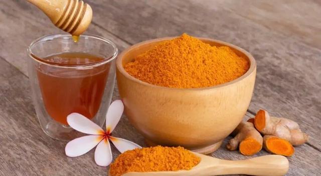 زردچوبه و عسل؛ مکملهای طبیعی یا اغراق؟