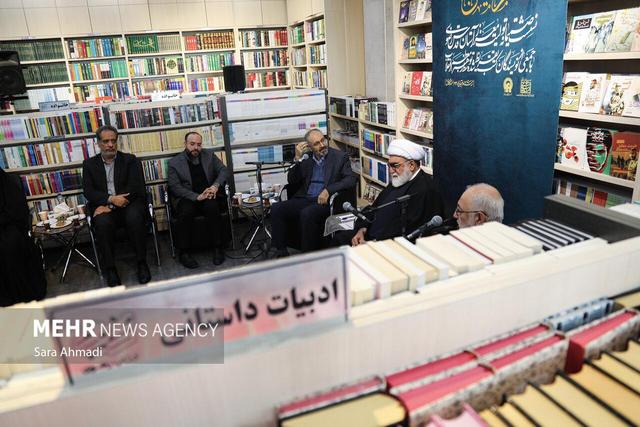 دیدار نویسندگان با تولیت استان قدس رضوی