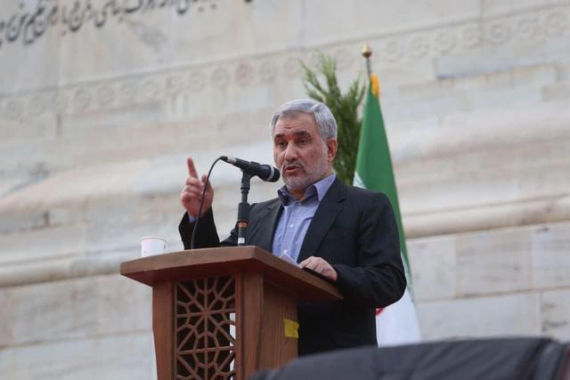 تیتر : کتابدار، خازن بهشت است