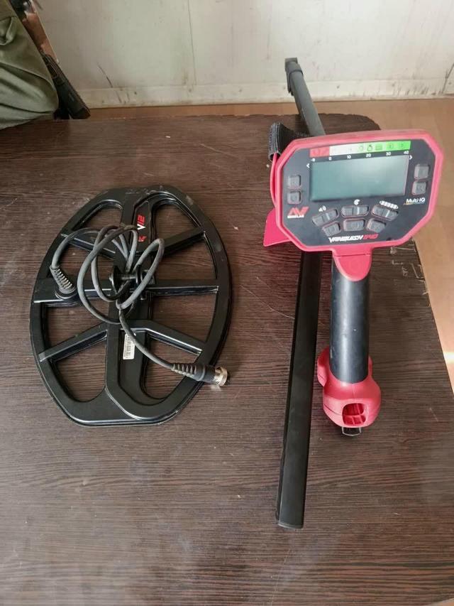 کشف وضبط یک دستگاه فلزیاب در شهرستان قروه