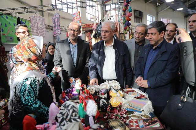 فرهنگ مصرف صنایع‌دستی و تولیدات خانگی باید رواج پیدا کند/ نمایشگاه‌ها فرصتی برای بازاریابی تولیدات خانگی است