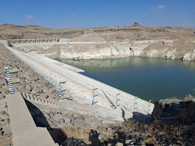 لب‌های خشک سد سبلان مشگین‌شهر