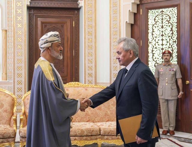 گفت وگوی عمان و روسیه برای گسترش همکاری های امنیتی - دفاعی