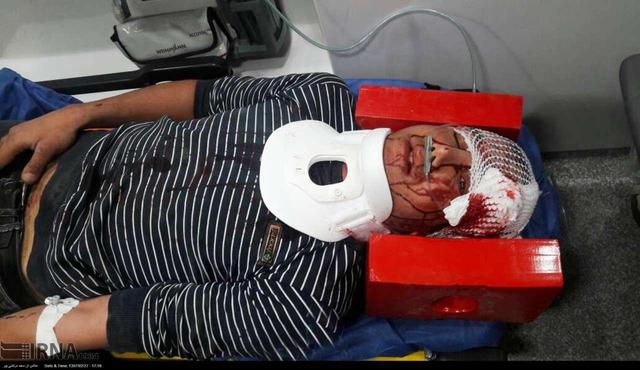 برخورد پراید و پژو در محور نطنز - کاشان ۱۰ مصدوم برجا گذاشت