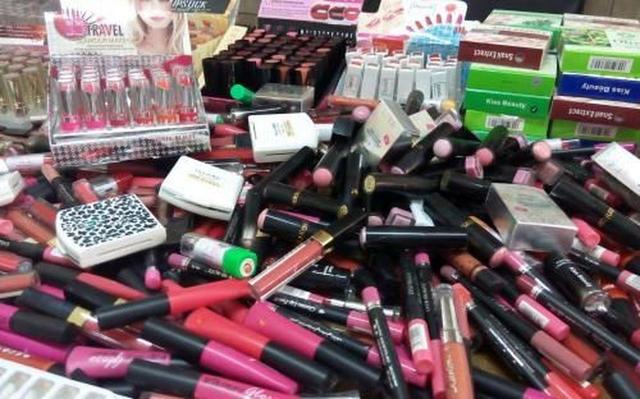 کشف ۲۰۰ میلیارد ریال لوازم آرایشی و بهداشتی قاچاق در همدان