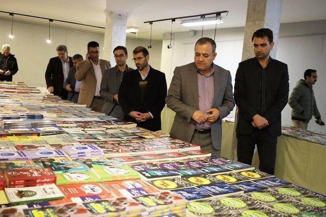 نمایشگاه بزرگ کتاب همزمان با هفته کتاب در پیرانشهر گشایش یافت+ فیلم