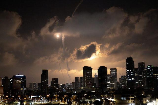 ایران در پاسخ به حمله اسرائیل، از کدام موشک‌ها استفاده کرد