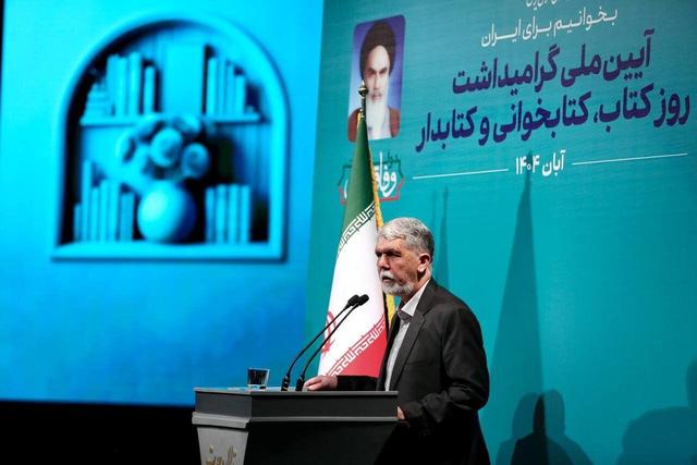 صالحی: به ناترازی کتاب و مطالعه دچار شدهایم