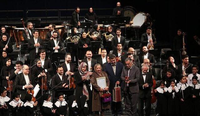 اولین بانوی رهبر ارکستر سمفونیک تهران: این کار بیش از خلاقیت شجاعت می‌خواهد