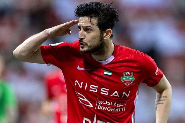 حرکت بحث‌برانگیز سردار آزمون؛ ستاره الشباب هواداران تراکتور را به وجد آورد