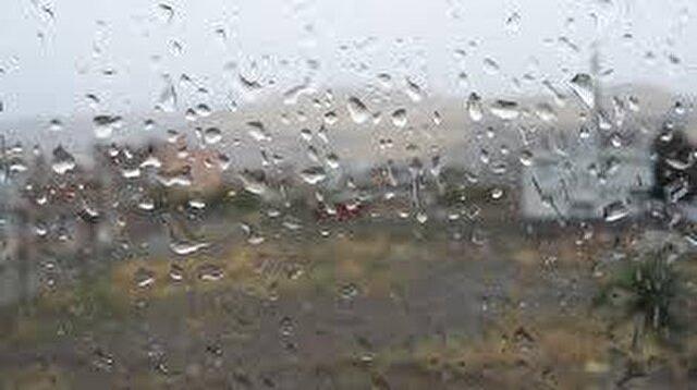 بارش نخستین باران پاییزی در کردستان /هوای استان بارانی شد