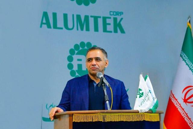 بهره گیری از تکنولوژی روز برای تولید محصولات کیفی در بخش صنعت یک الزام است