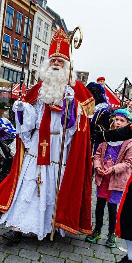 دیدنی های امروز؛ از نصب درخت کریسمس کاخ سفید تا جنگ زدگان سودان