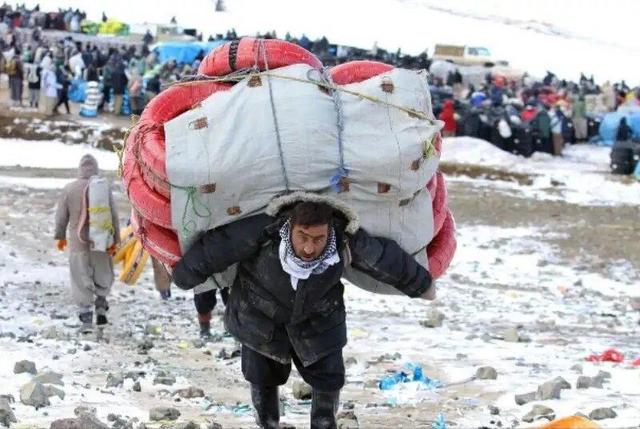 نماینده پیرانشهر در مجلس: تسهیل در تردد مرزنشینان برای واردات کالا باید مورد توجه قرار گیرد