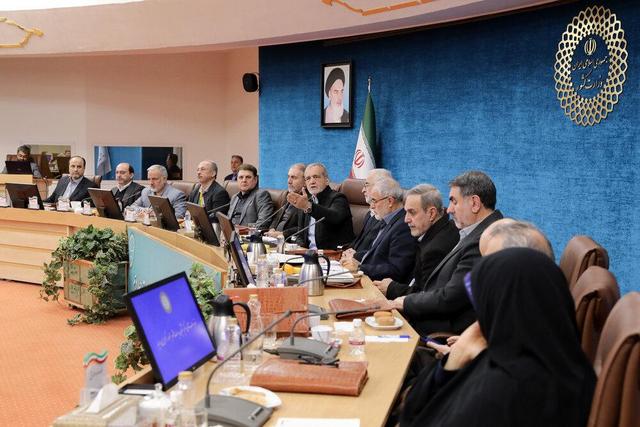 بررسی پیشنویس افزایش اختیارات استانداران با تأکید بر رفع ابهامات امنیتی، اقتصادی و حقوقی