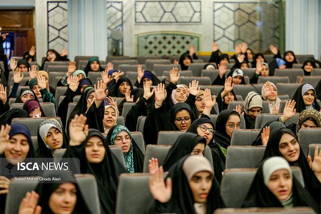 ۱۳۰۰ دانشآموز دختر به راهیان نور اعزام شدند